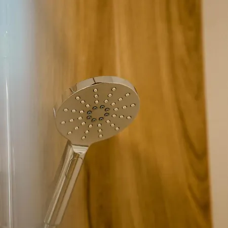 Lipovina * Mala Trna