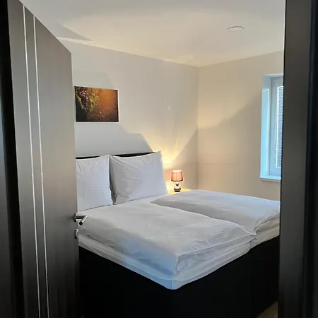 Lipovina * Mala Trna