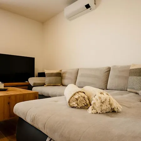 Lipovina Apartmán Mala Trna