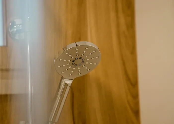 Lipovina * Mala Trna