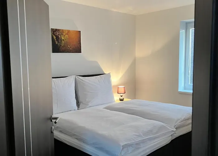 Lipovina * Mala Trna