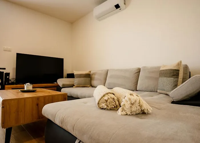 Lipovina 公寓 Mala Trna